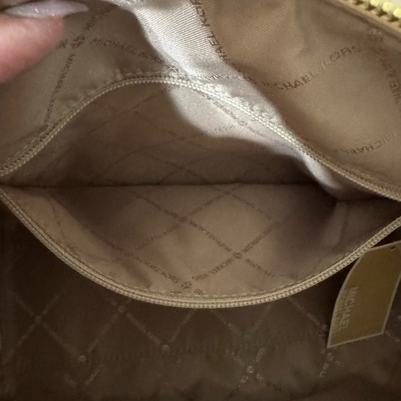 Michael Kors Cream and Gold Patterned Satchel w/Umbrella - Picture 9 of 10